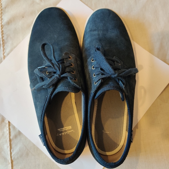 Men's size 11.5 Clarks Navy Blue Suede Sneakers - Picture 5 of 5